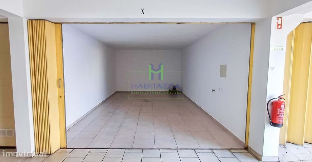 Garagem de 30 m2 para venda, em Lagos