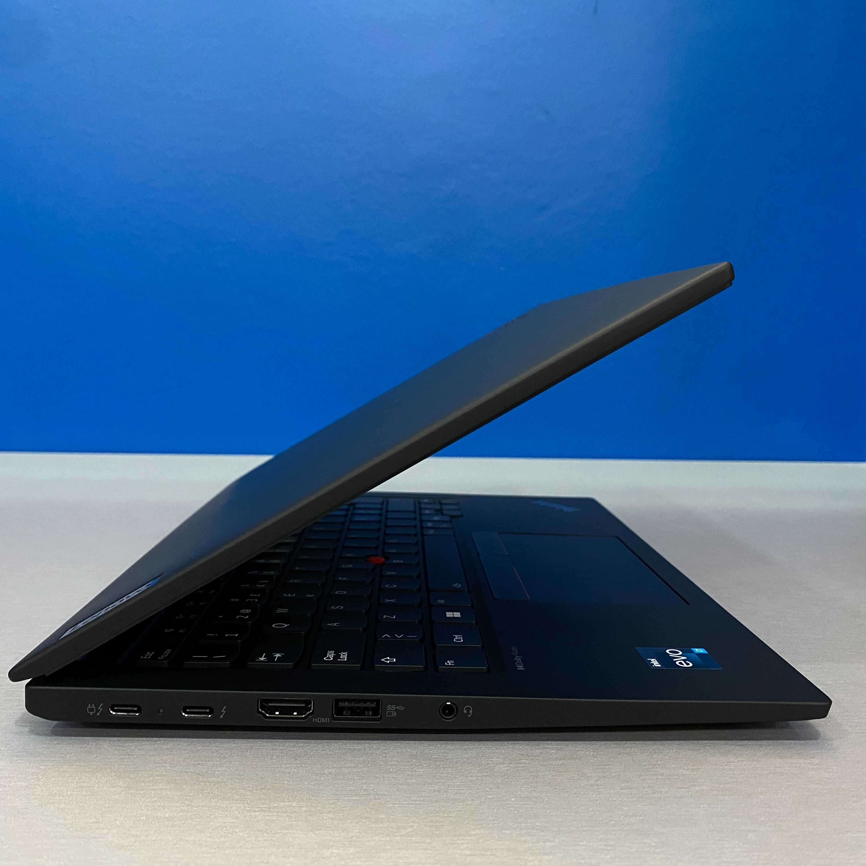 Lenovo ThinkPad T14s Gen4 - 14" OLED (i7-1355U/32GB/1TB SSD)