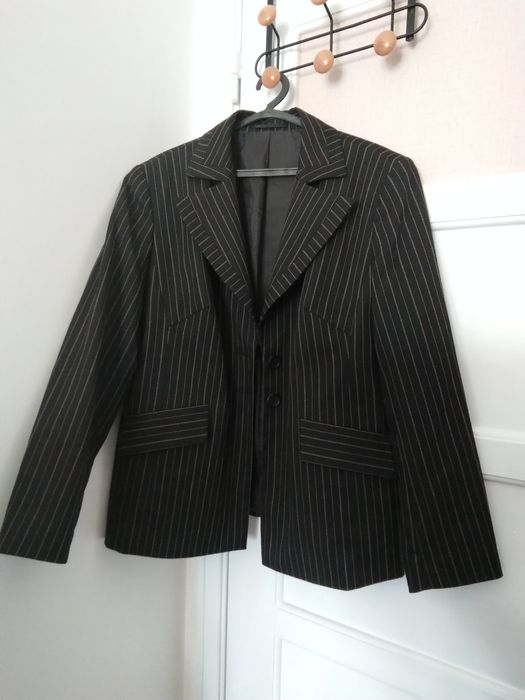 Blazer preto com riscas brancas 44