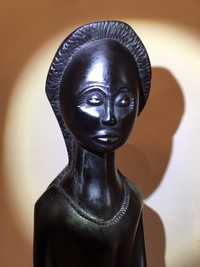 Nossa Senhora Africana escultura em pau preto dos anos 50, peça única