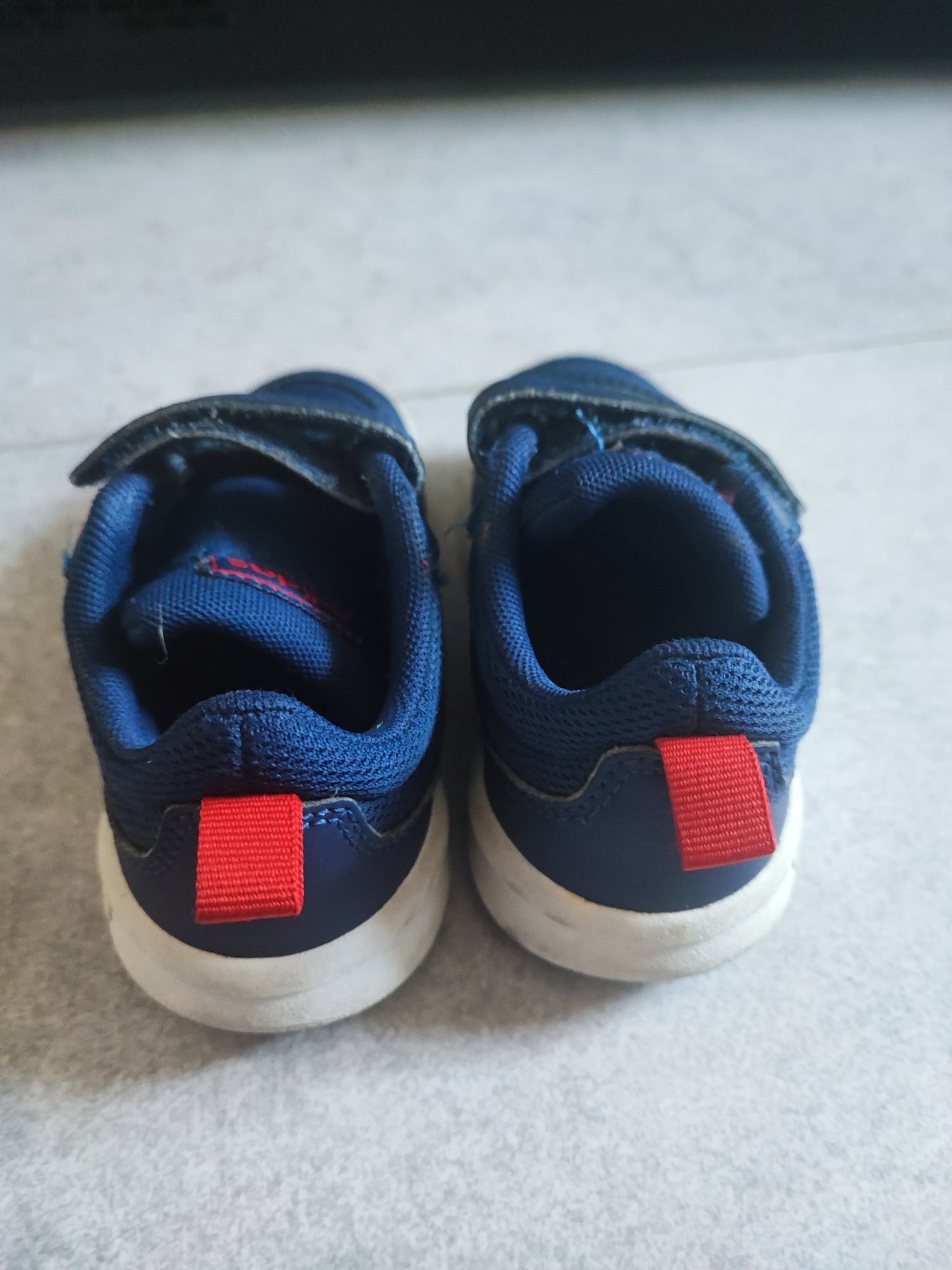 Buty dziecięce Adidas 25