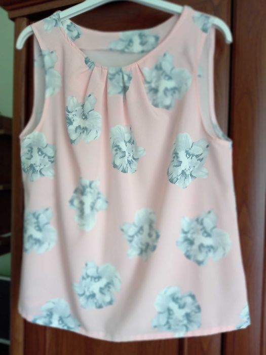 Bluzka na lato w odcieniu pudrowego różu