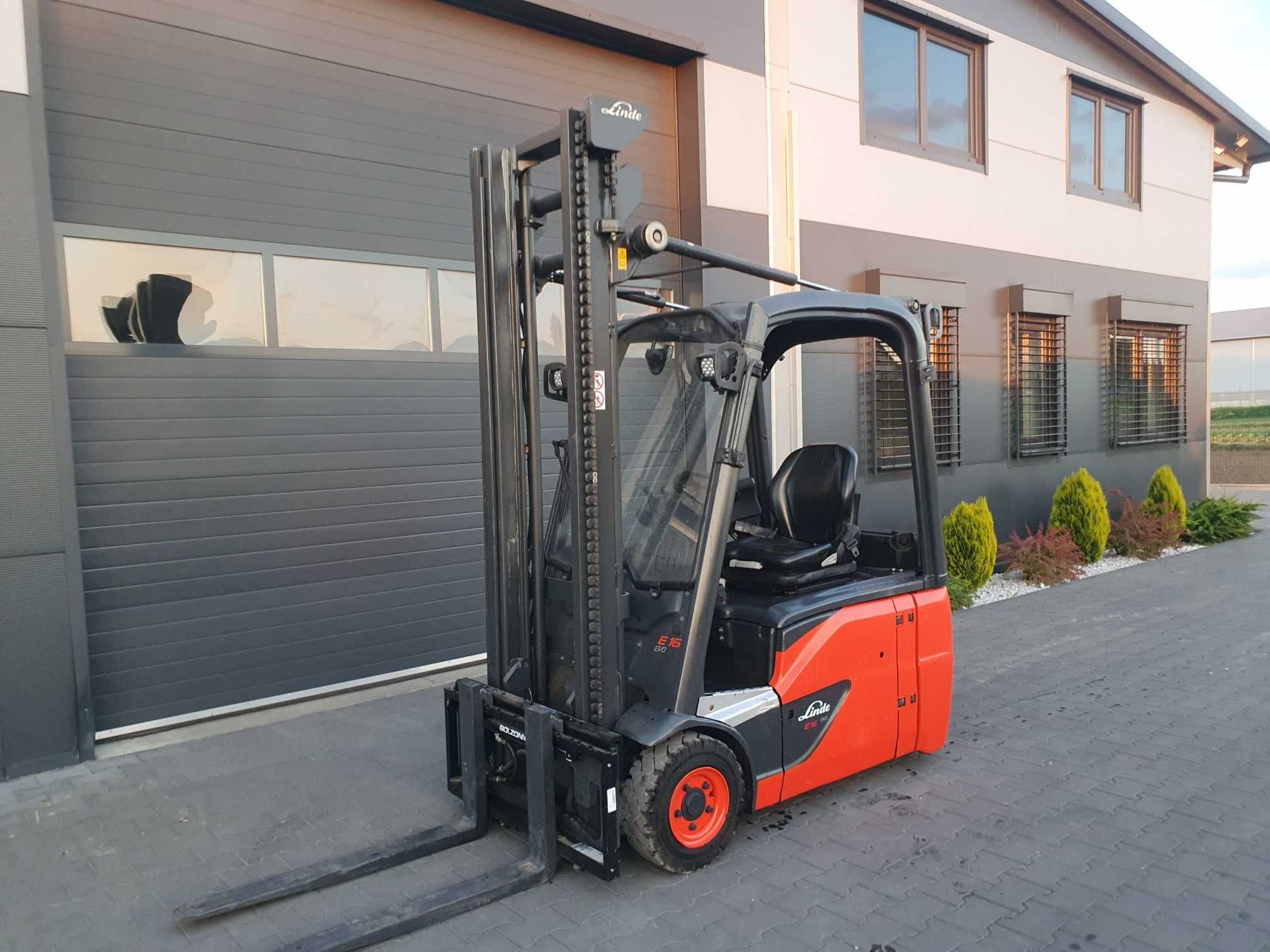 LINDE E16 Wózek widłowy trójkołowy 48V , E14 E18 E20 E12
