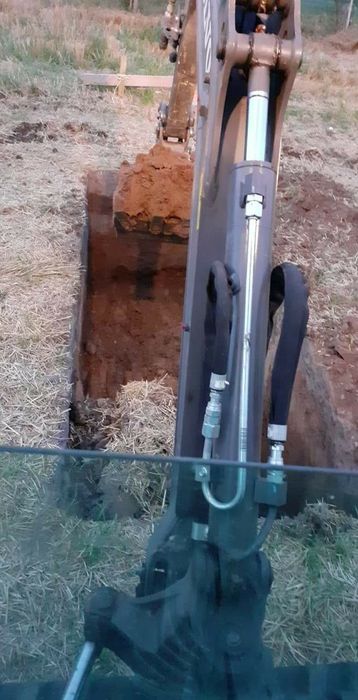 Usługi minikoparka + mlot do wyburzen ( kucie )