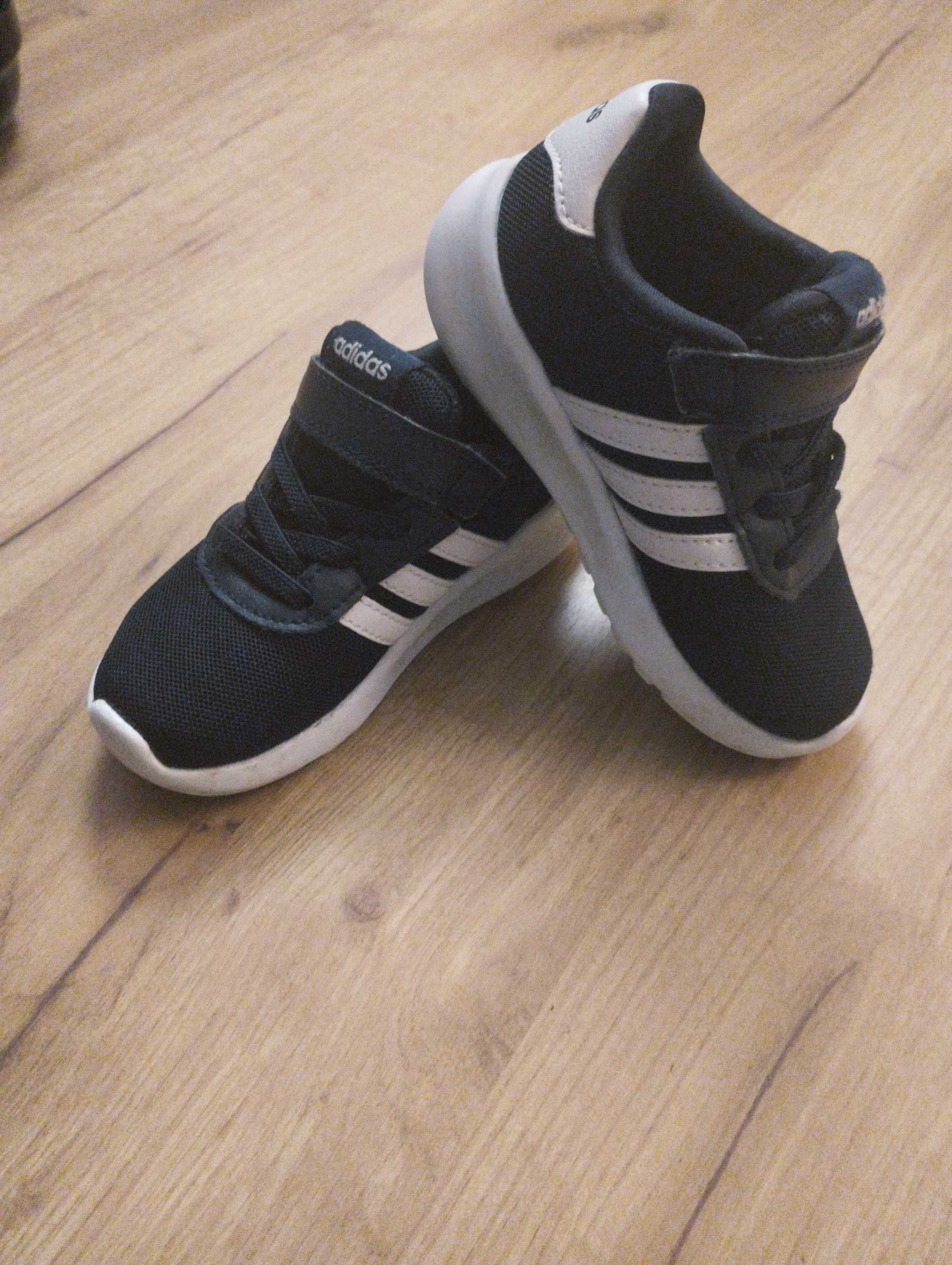 Buty adidas dla dziecka r.24