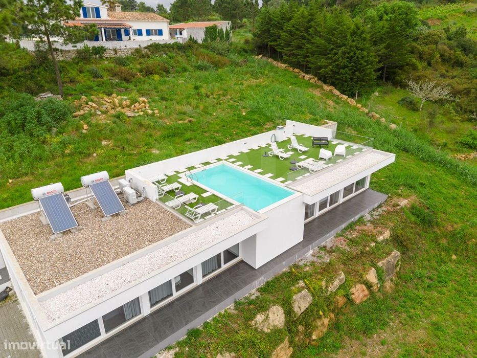 Moradia bifamiliar com piscina em Amoreira - Óbidos