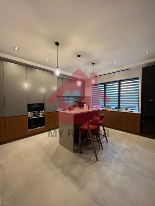 Продаж будинку гарного будинку.