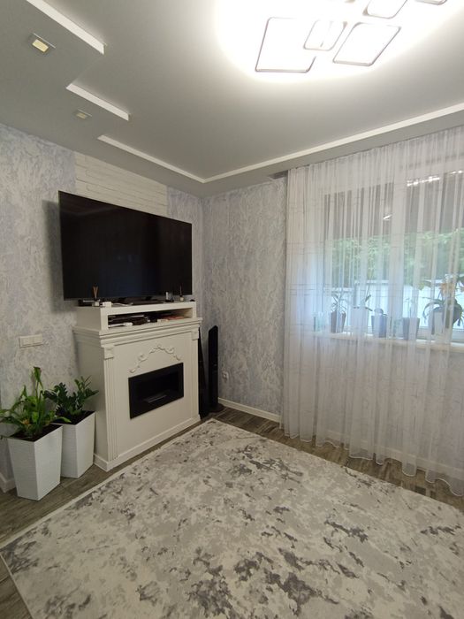 Продається 2-х поверховий будинок з євроремонтом