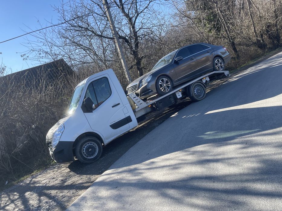 Послуги евакуатора Renault master 2016