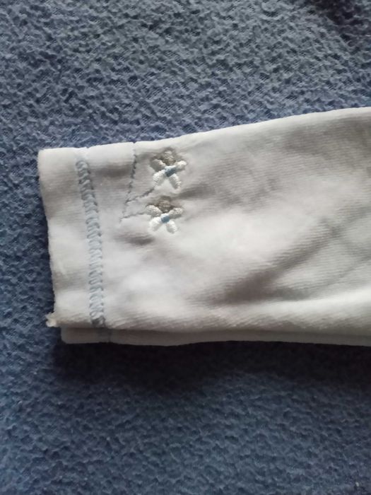 Niebieski welurowy kaftanik dla dziewczynki rozmiar 68