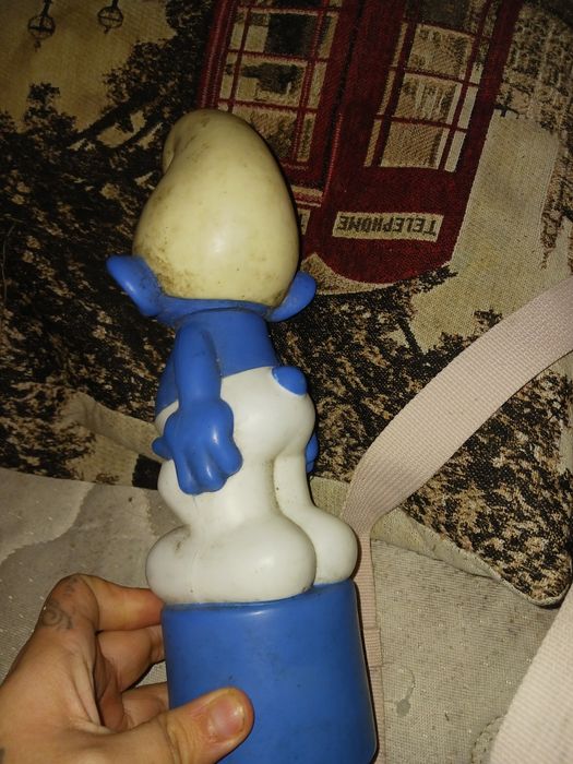 Frasco de shumfts vazio