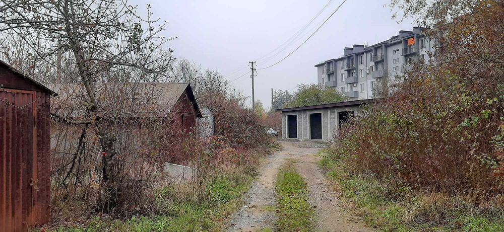 Продається просторий гараж (з місцем) у м. Ужгород (або оренда)