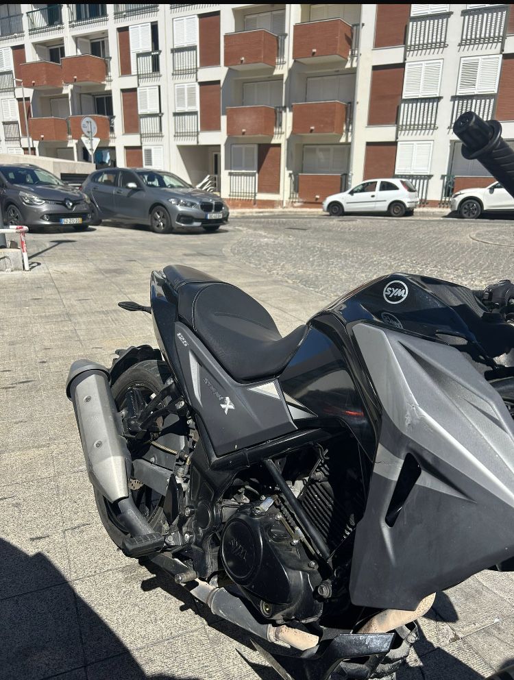 Vende se mota Sym NHX 125 cc