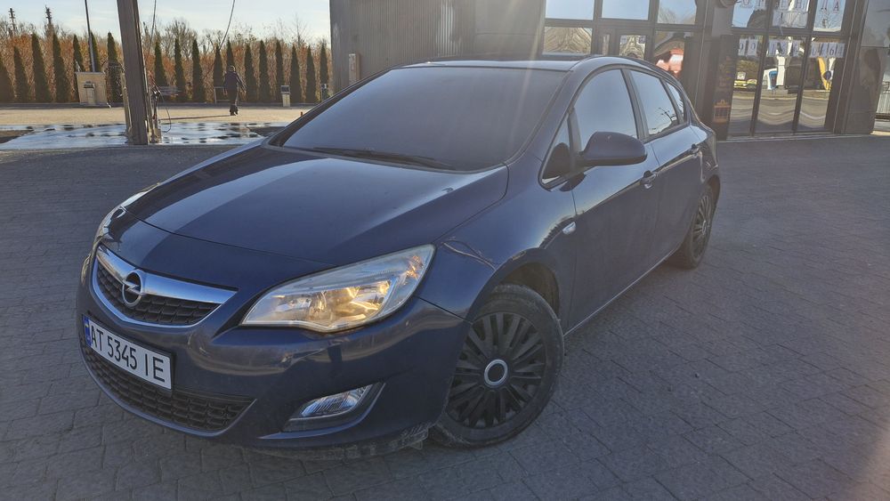 Opel Astra J 1.6 2010