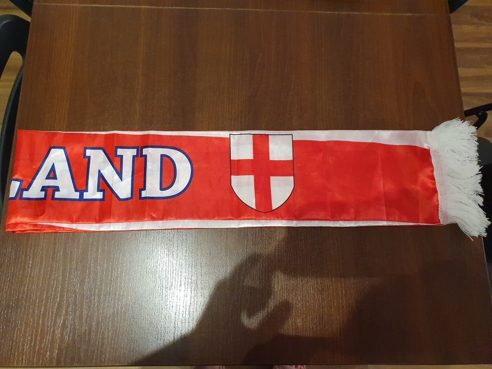 Szalik England biało-czerwony