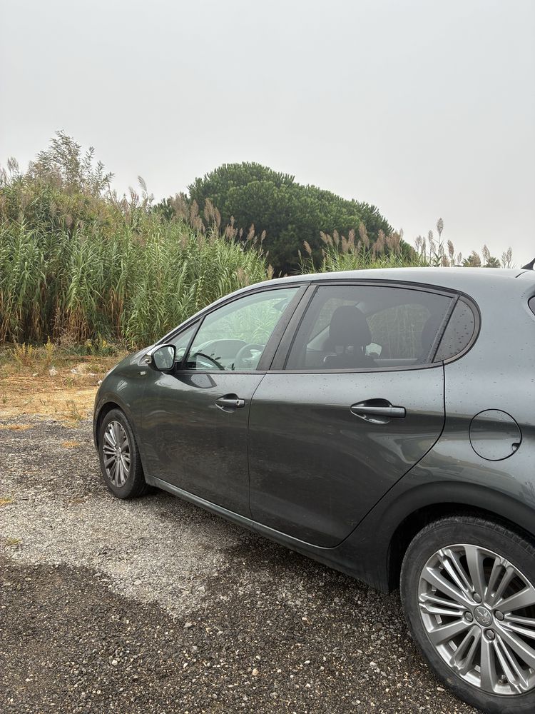 Peugeot 208 1.2 PureTech 82cv