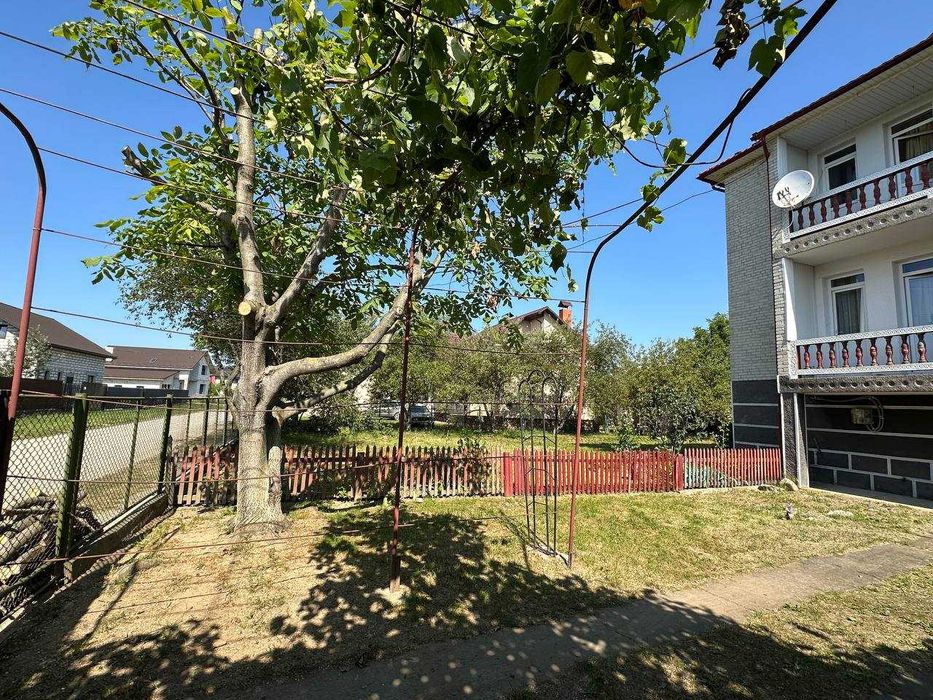 Продаж 2 пов будинку з 2 гаражеми і ділянкою на 12 соток, 236.5 кв.