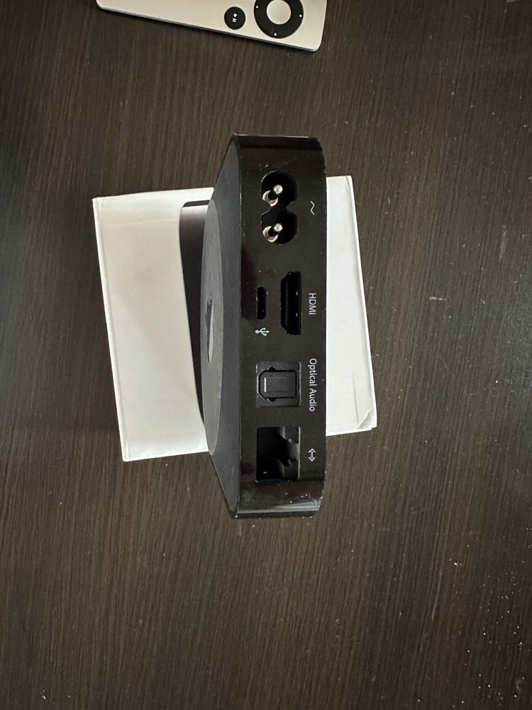 Apple tv 3 A1469 в гарному стані