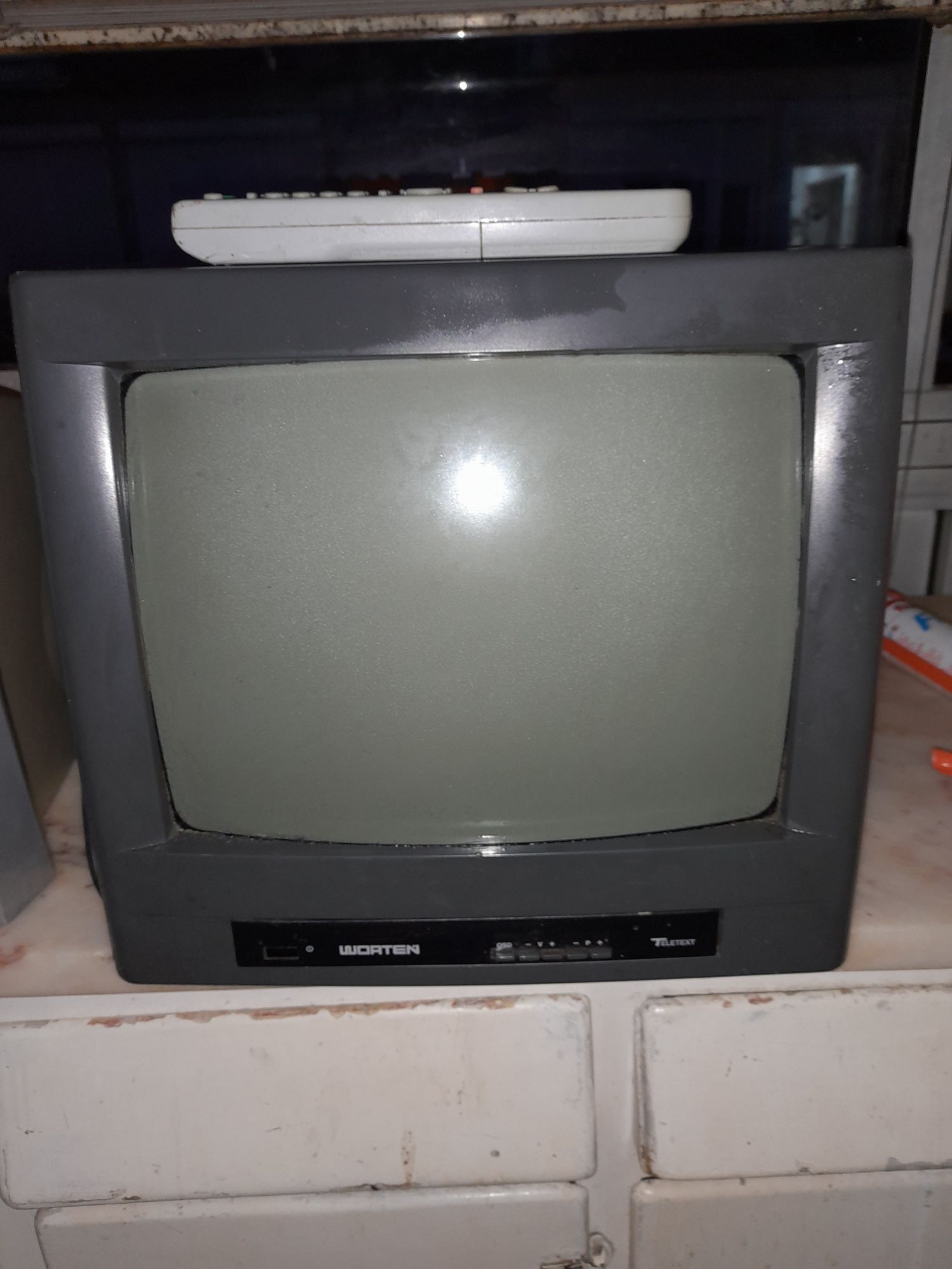 Tv 37 cm com comando