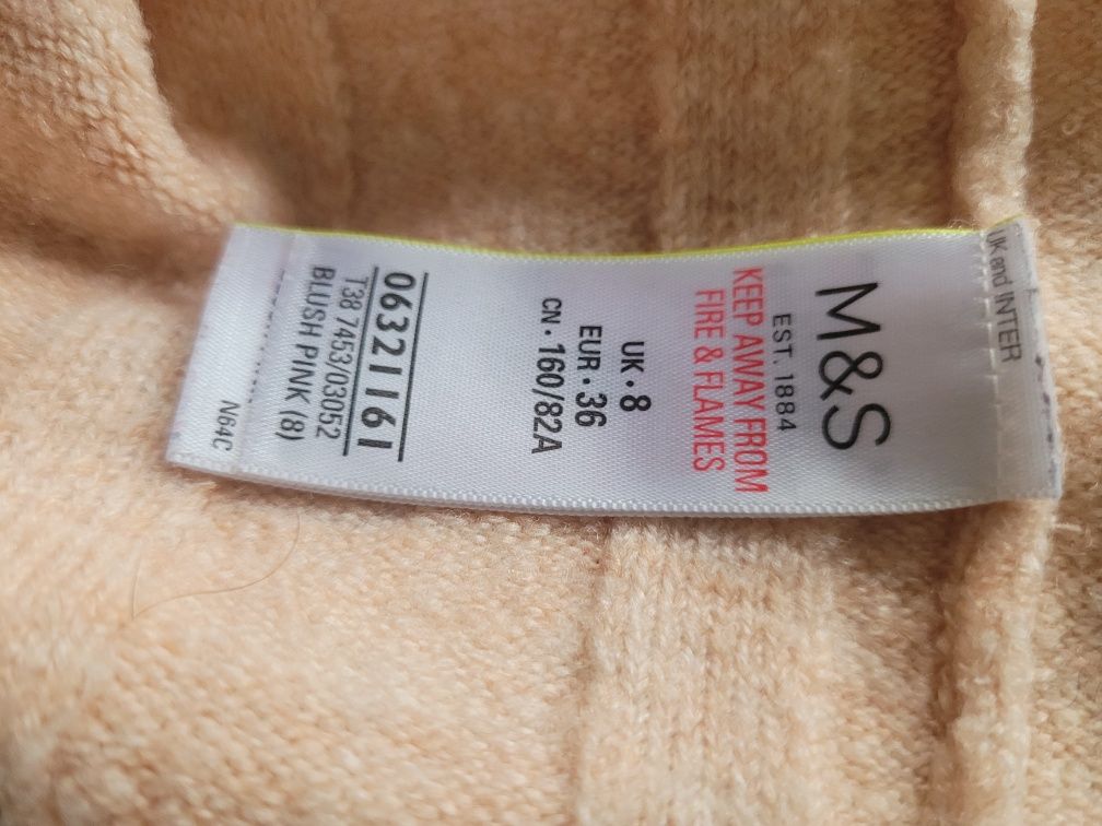 Brzoskwiniowy sweter oversize boho Marks & Spencer