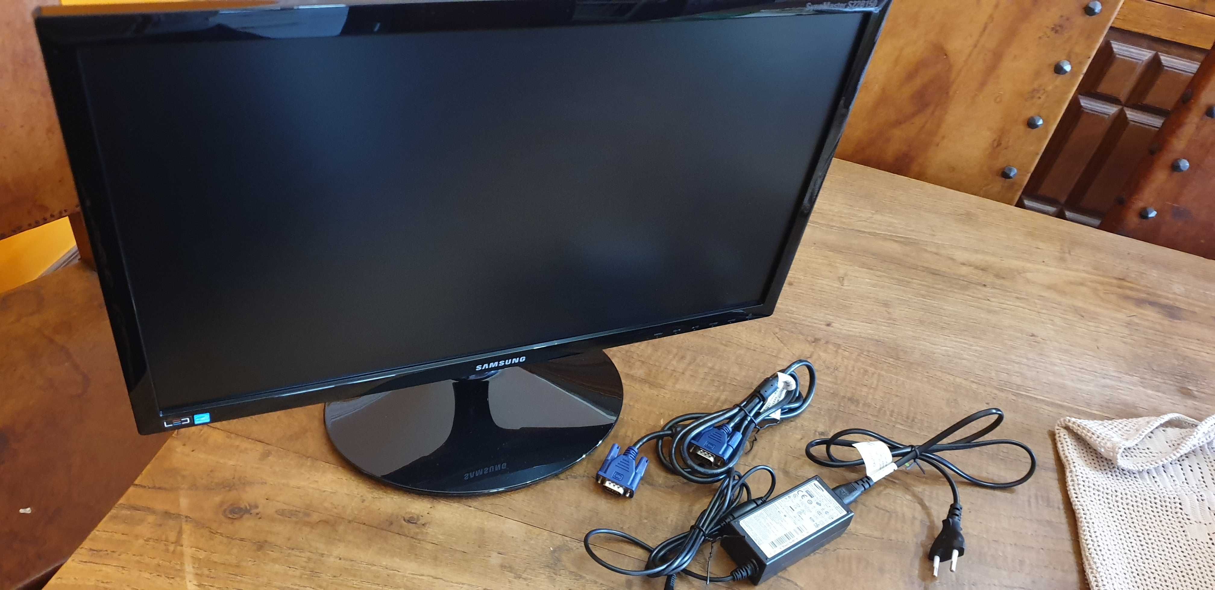 Monitor SAMSUNG 21,5'' (cabos alimentacao e VGA incluidos, como novo)