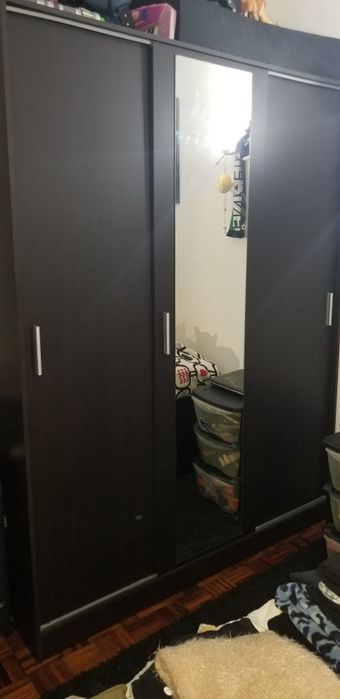 Venda de móveis e sofá e roupeiro