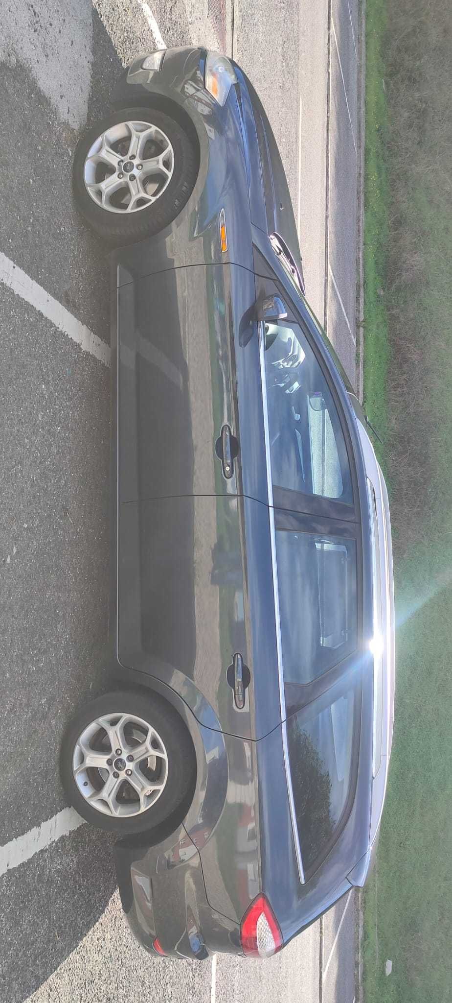 Carrinha com extras Ford