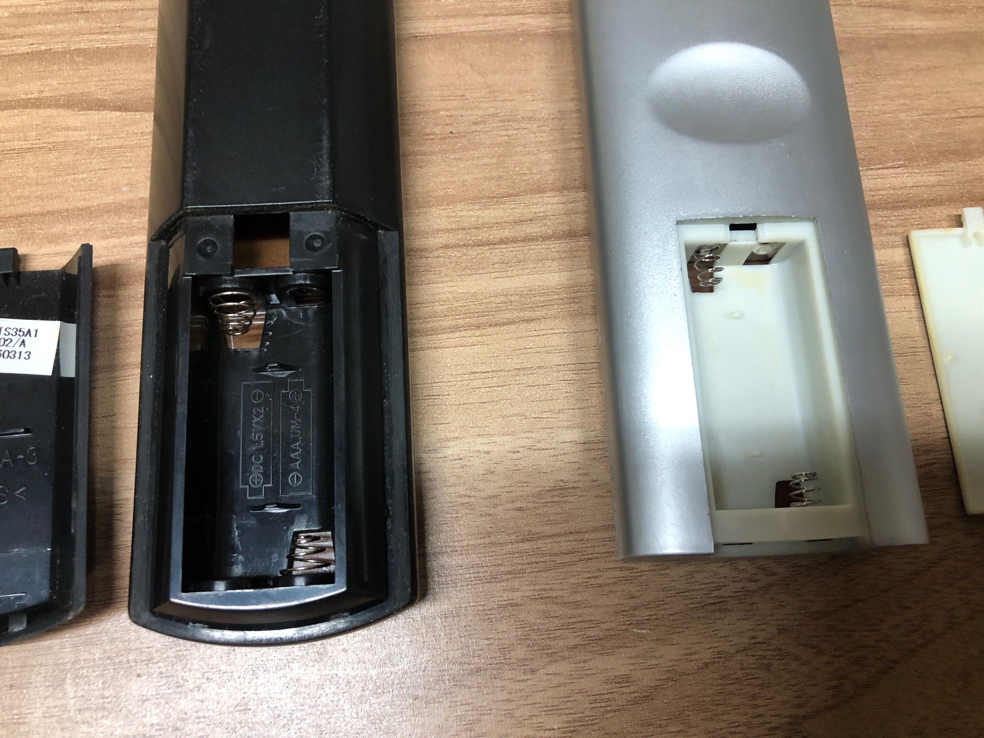 2 piloty AEG + Techni Sat