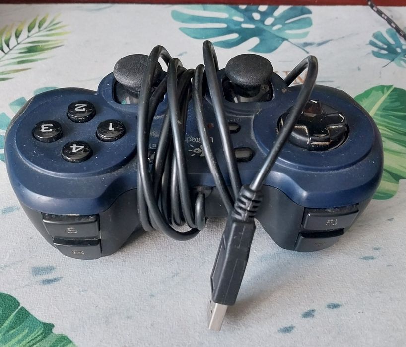 Джойстик Logitech Dual Action