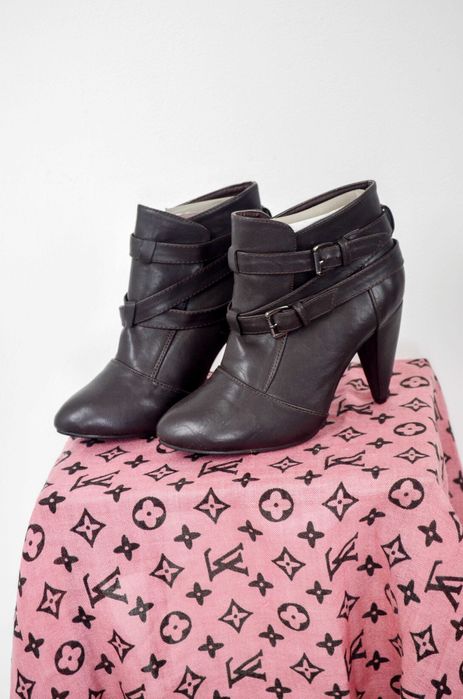 Черевики, ботильони на каблуку 37 р (23,5 см) платформі ботинки