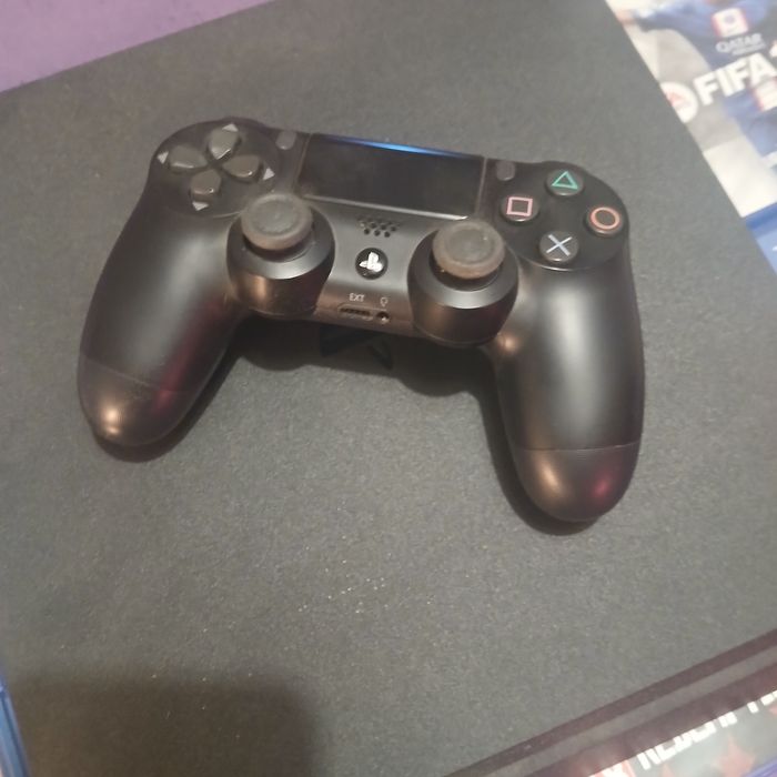 Playstation 4 , comando, e jogos