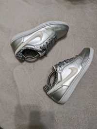 Кросівки Nike оригінал 39р. 25 см шкіра натуральна
Легк