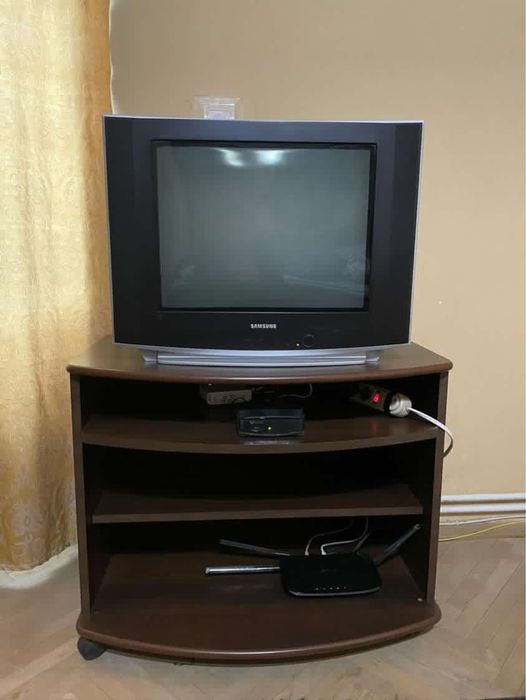 Телевізор ,телевізор з тумбою
