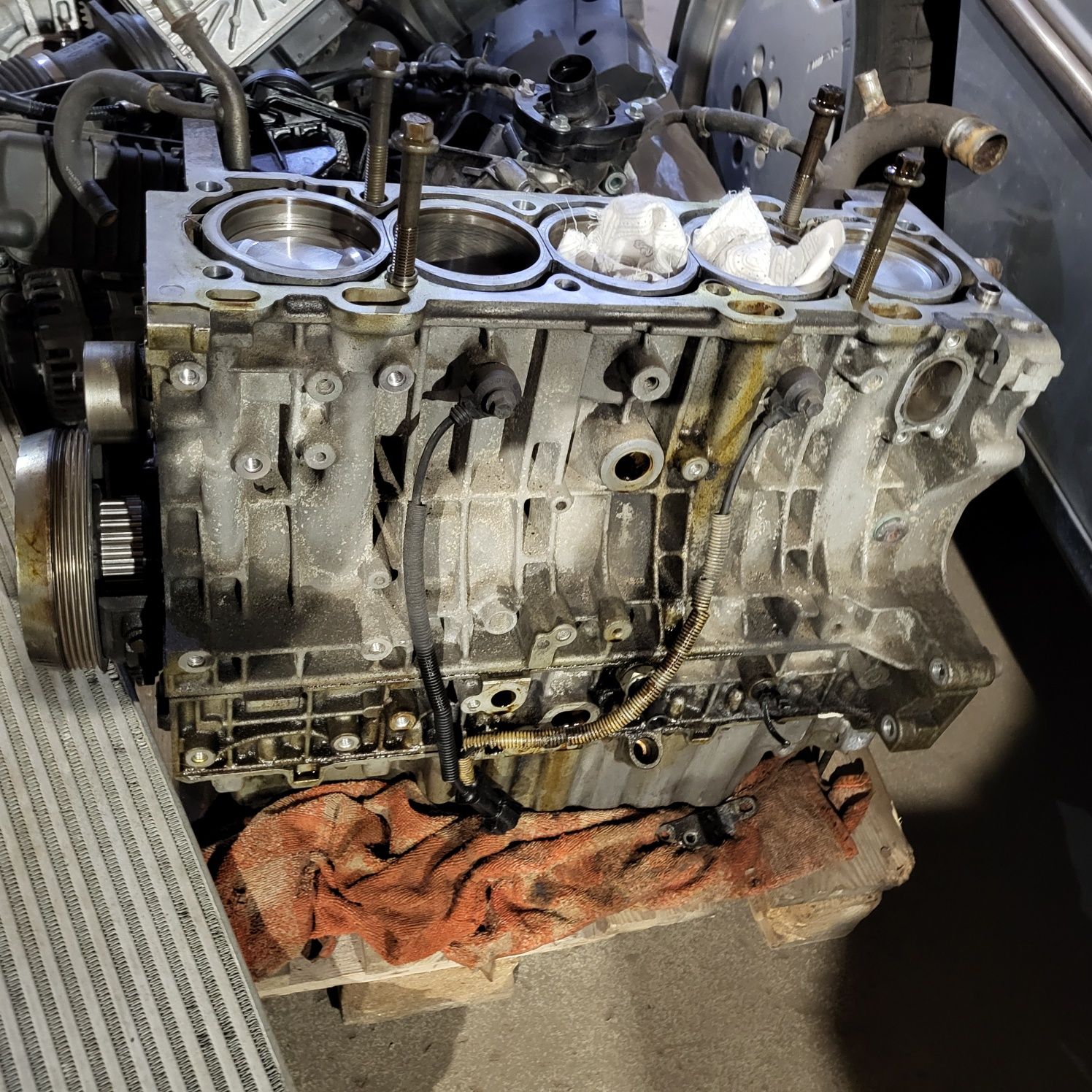 Silnika dół kompletny to volvo s80 2,5 turbo