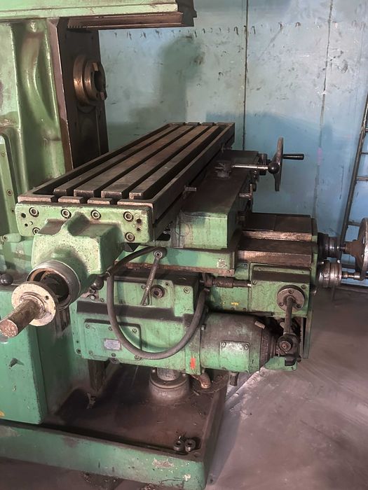 Frezarka pozioma 6p82