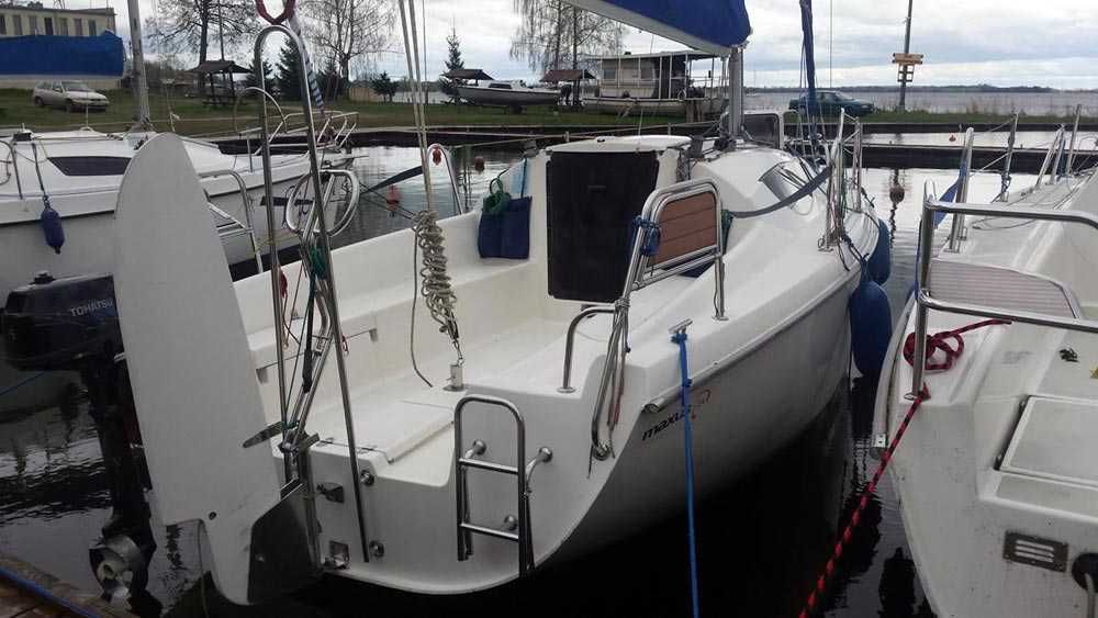 Czarter jachtu Maxus 24, wynajem jachtu, jez. Nidzkie