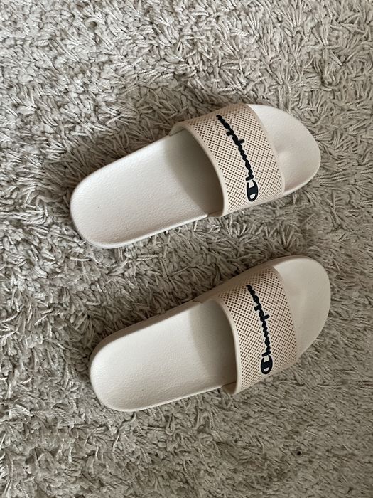 Продам нові фірмові тапочки Чемпіон дуже якісні