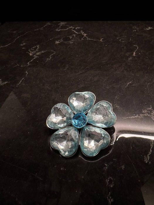 Подвески, броши , чокер