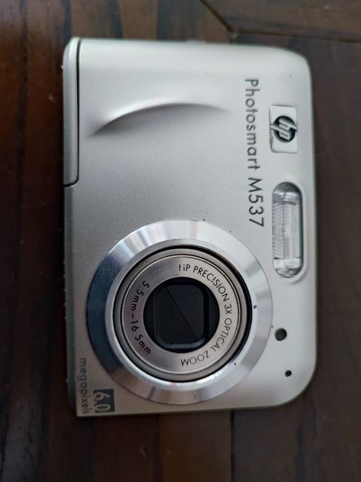 Máquina fotográfica hp M537