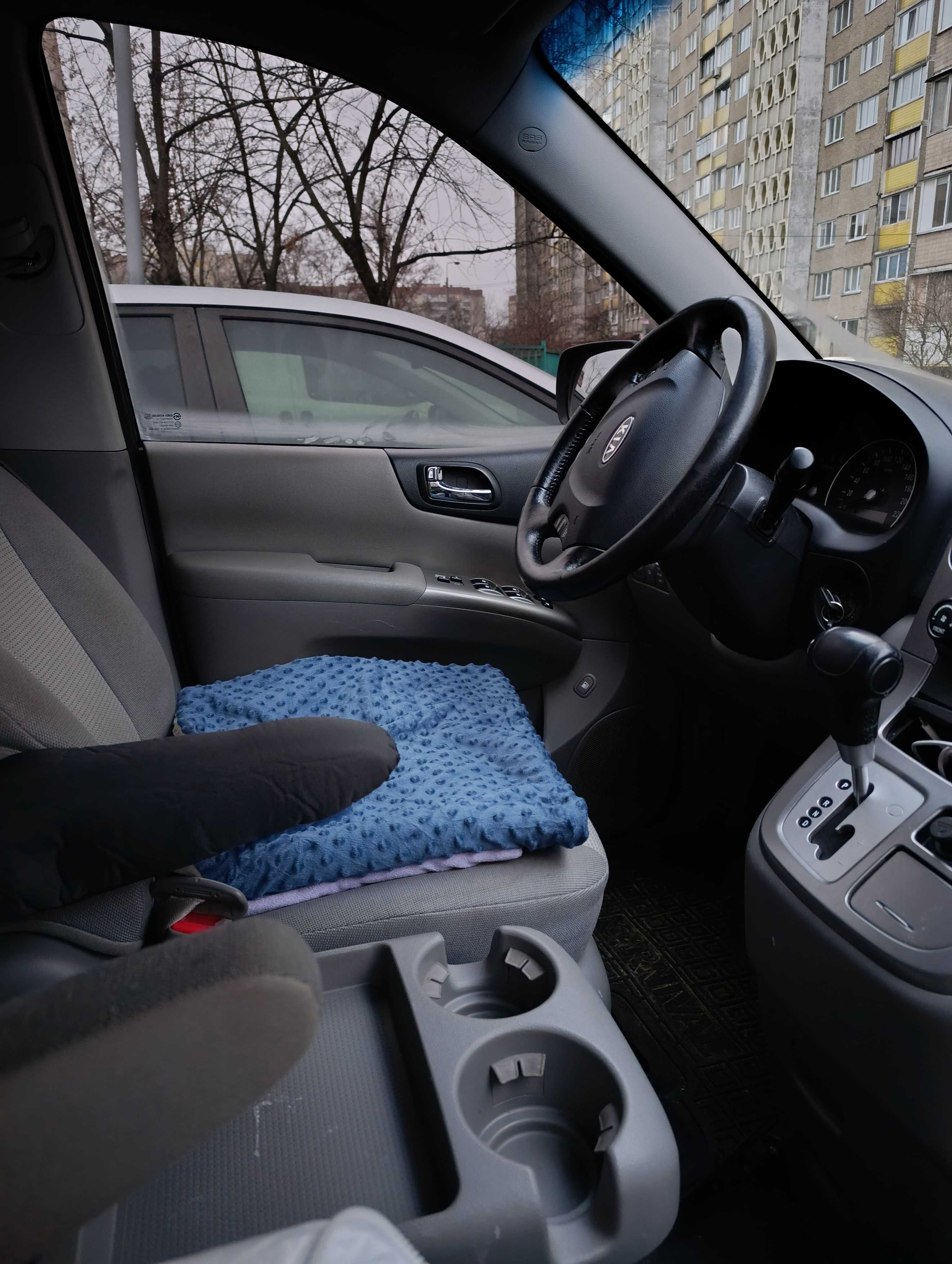 авто Kia Carnival
