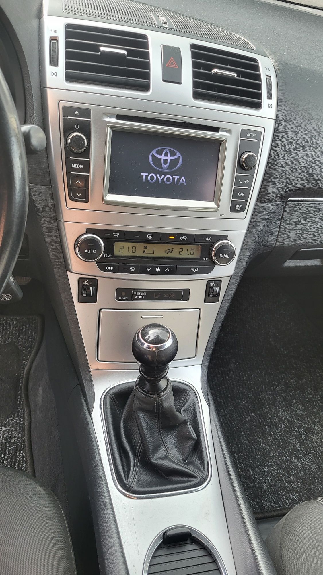 Toyota Avensis Lifting Led ,xenon , navi , kamera , zarejstrowane w PL