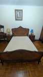 Conjunto quarto antigo: cama de casal + colchão + 2 mesas de cabeceira