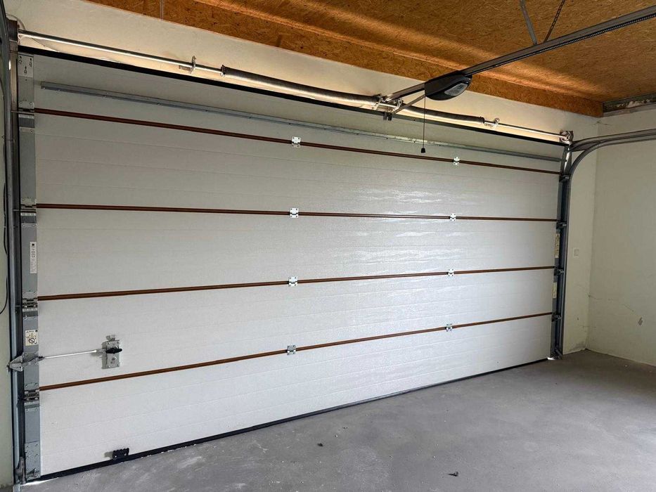 Brama garażowa Wiśniowski