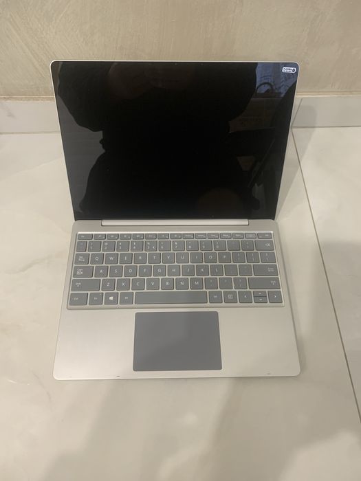 Ноутбук Microsoft model 1943