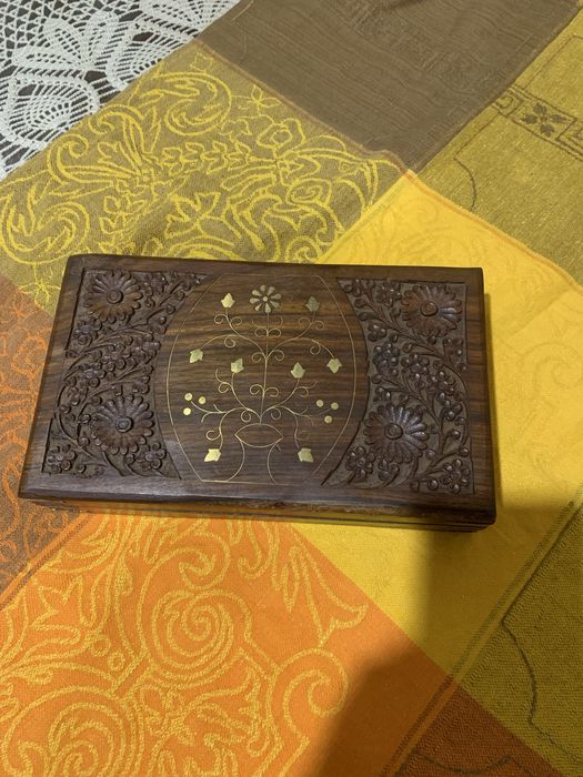 Шкатулка из розового дерева ручная работа инкрустирована латунью