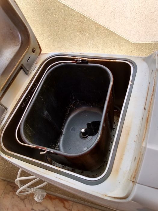 Máquina de fazer pão para peças.