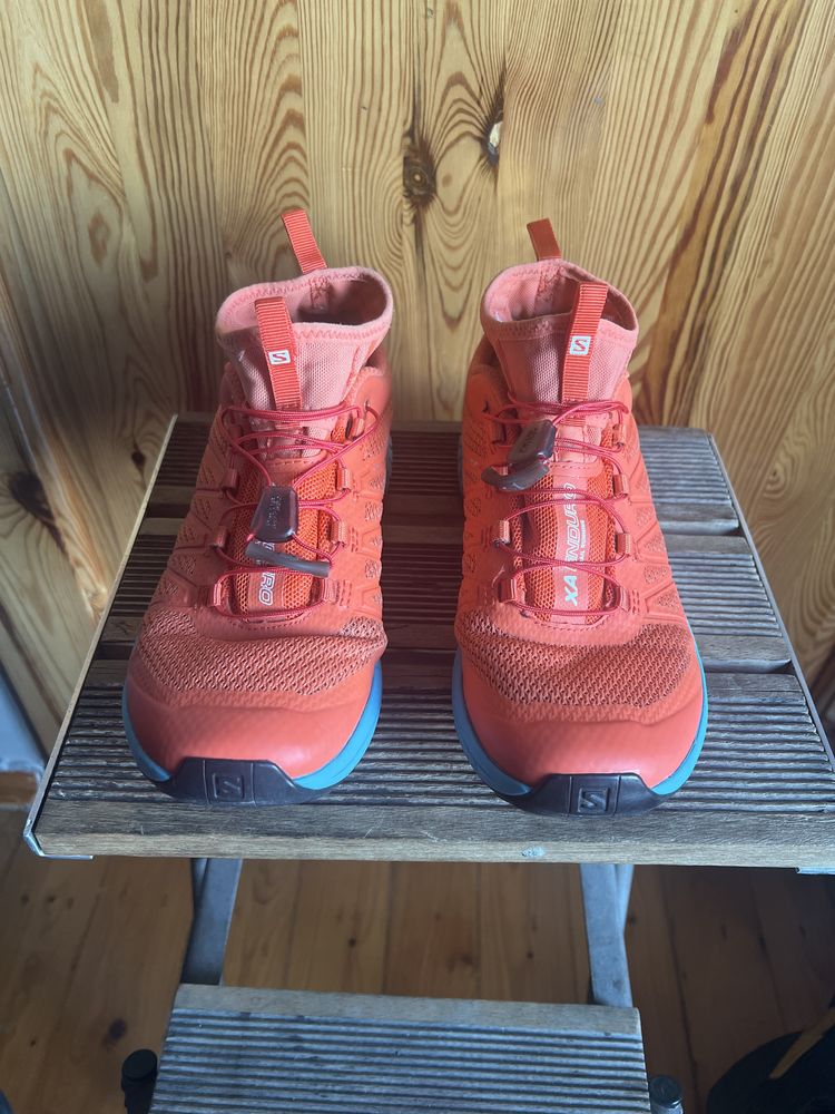 Sprzedam buty firmy Salomon rozmiar 38.2/3 wkladka 25.0 cm