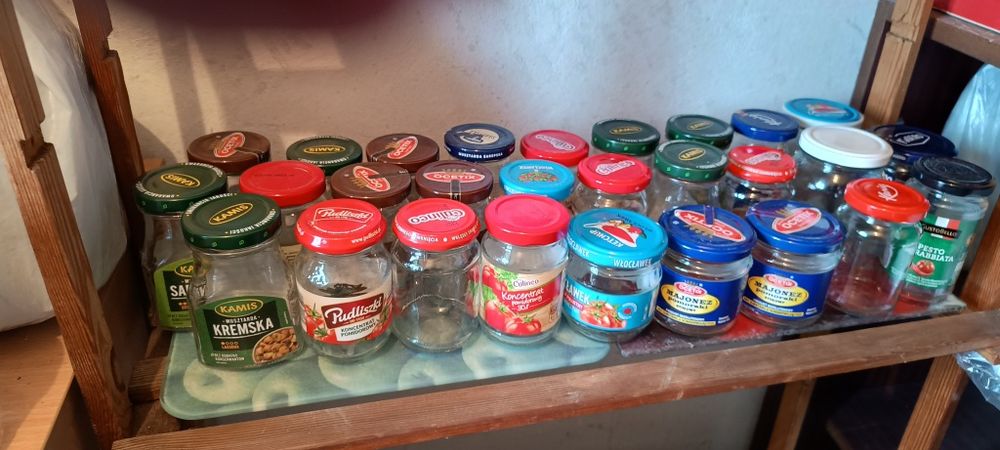 Słoiki szklane o różnej pojemności