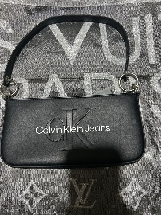Vendo mala Calvin Klein original nova