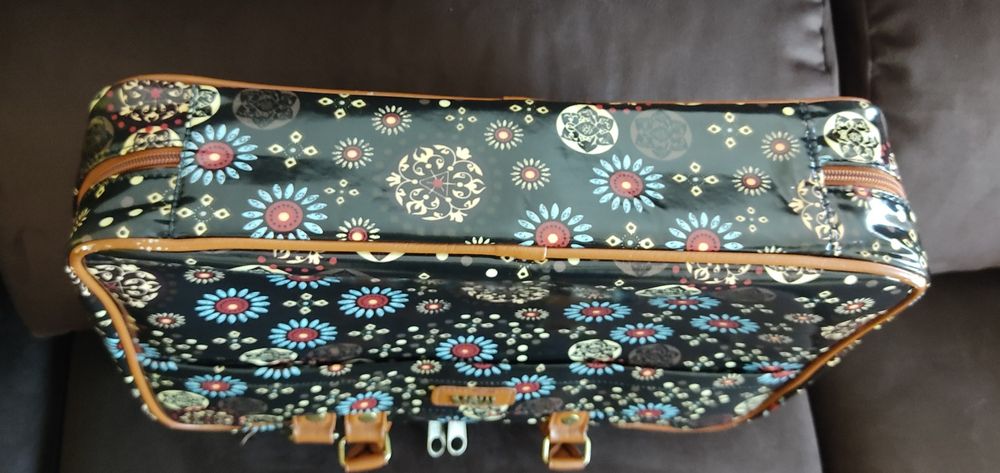 Pasta para computador e/ou material escolar